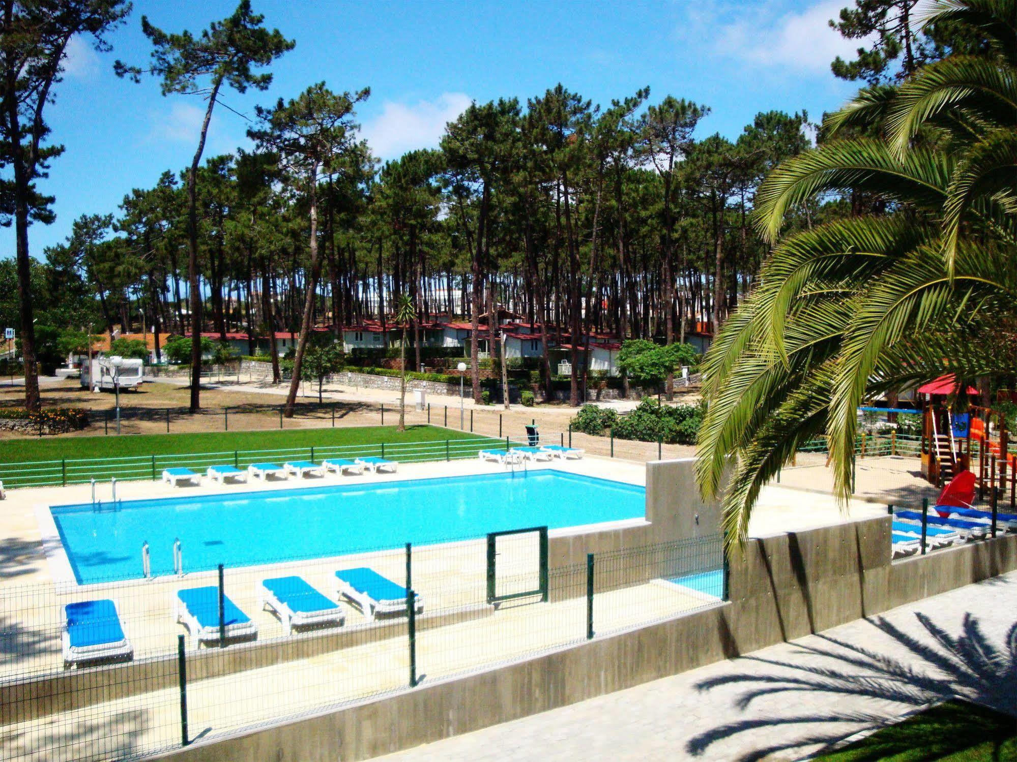 Orbitur Valado Bungalows Caravan Park Hotel Nazare Exterior photo